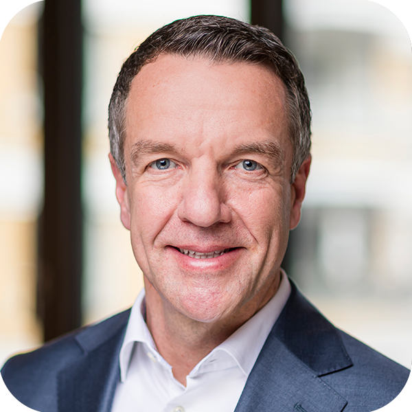 Patrik Heider, Ekonomichef