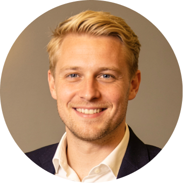 Porträttbild på Sebastian Ekdahl, medgrundare av ett SaaS-startup